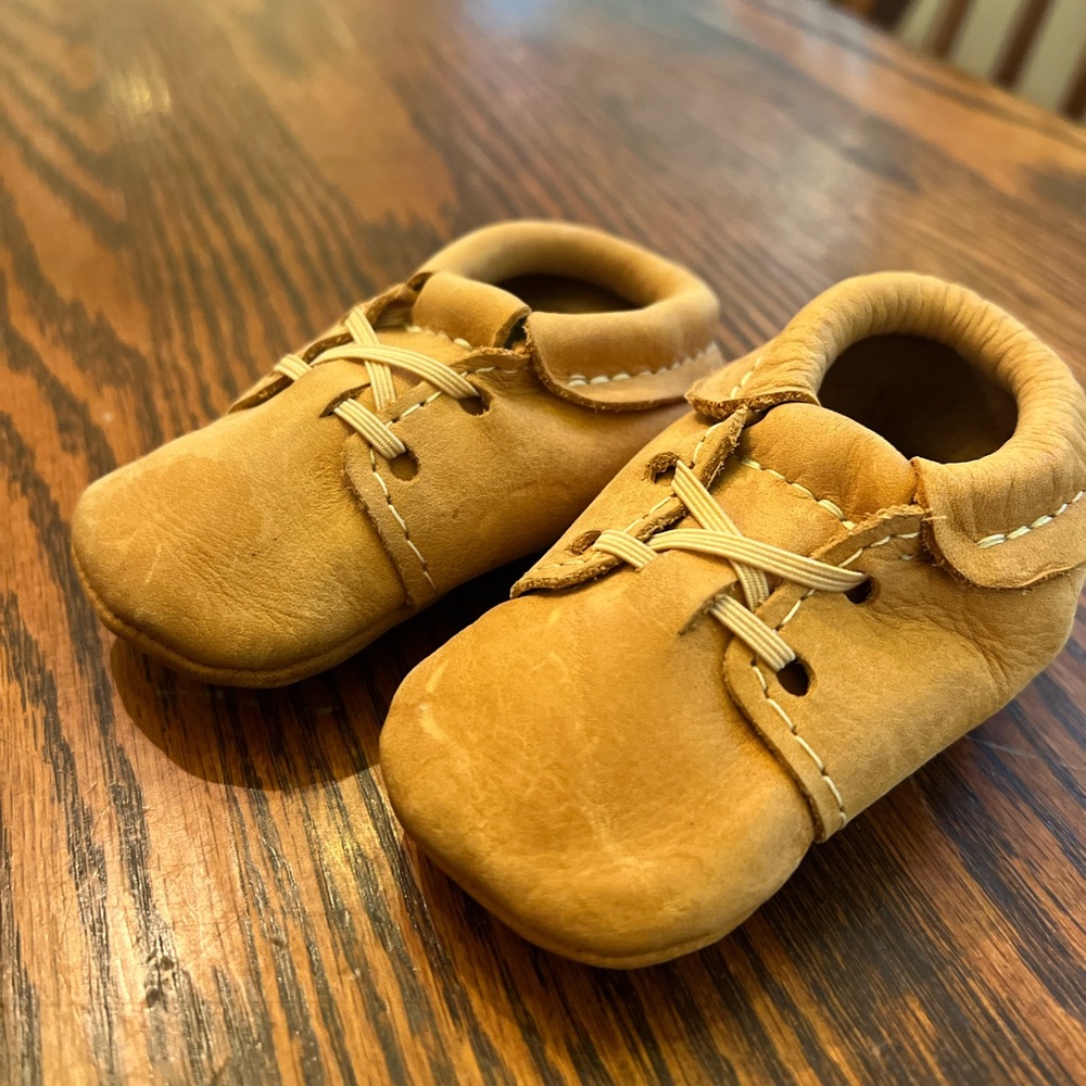 Freshly Picked Oxford size 2 color Tan